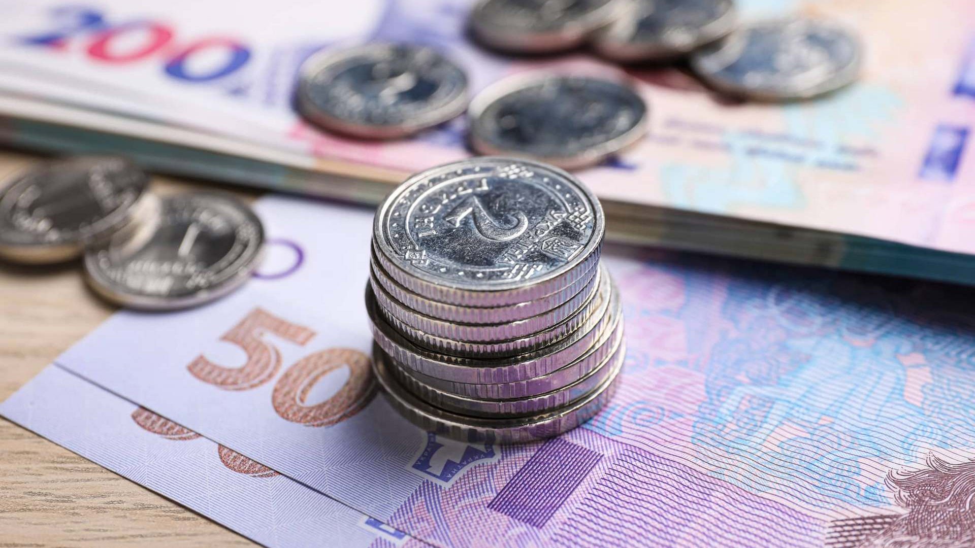 Зарплату з 1 липня пропонують підвищити: скільки мінімально хочуть платити