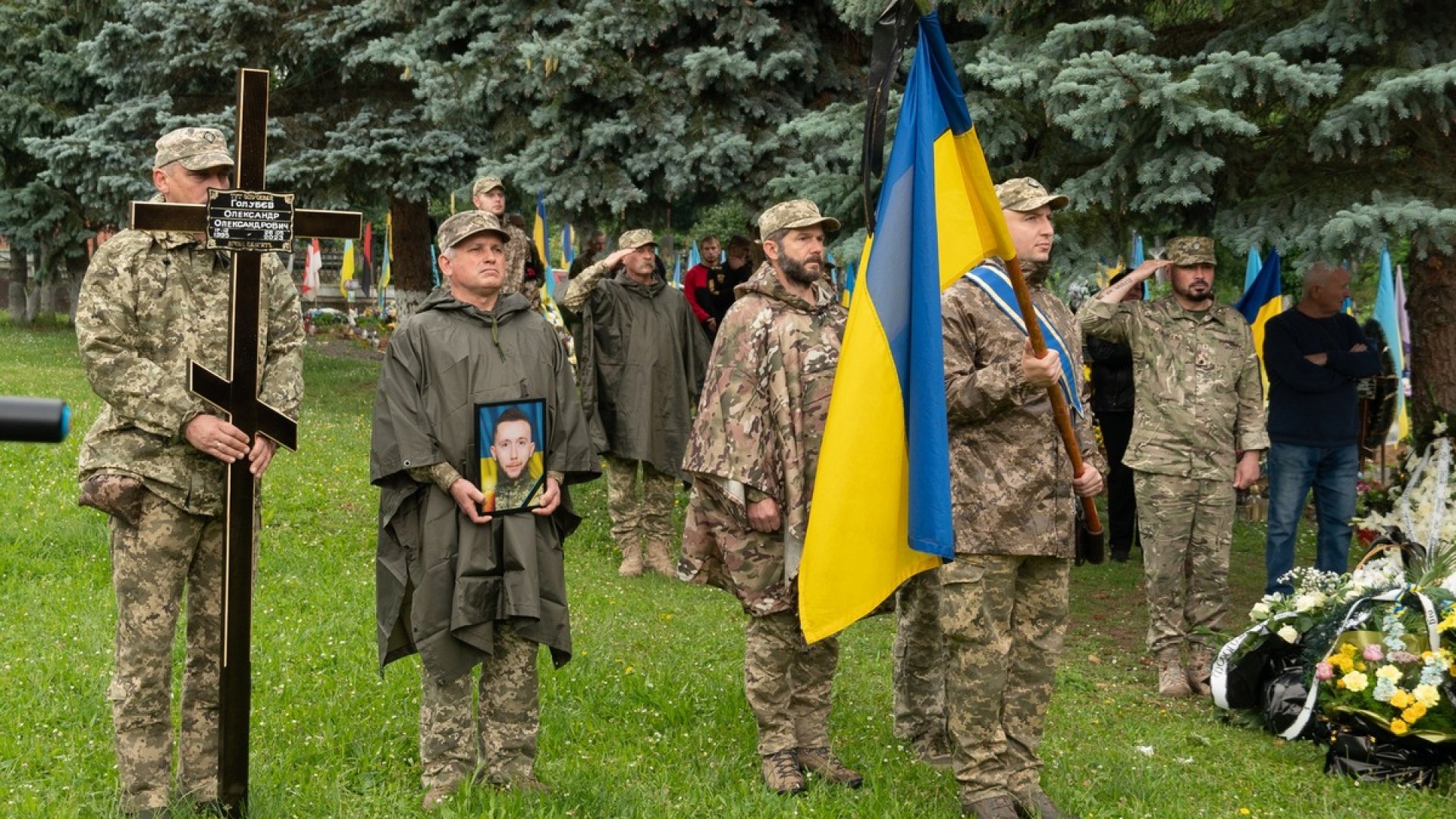 В Ужгороді поховали військового Олександра Голубєва