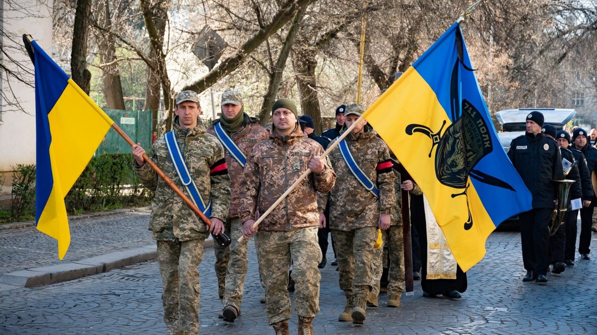 Поховали закарпатця, який добровольцем пішов захищати Україну