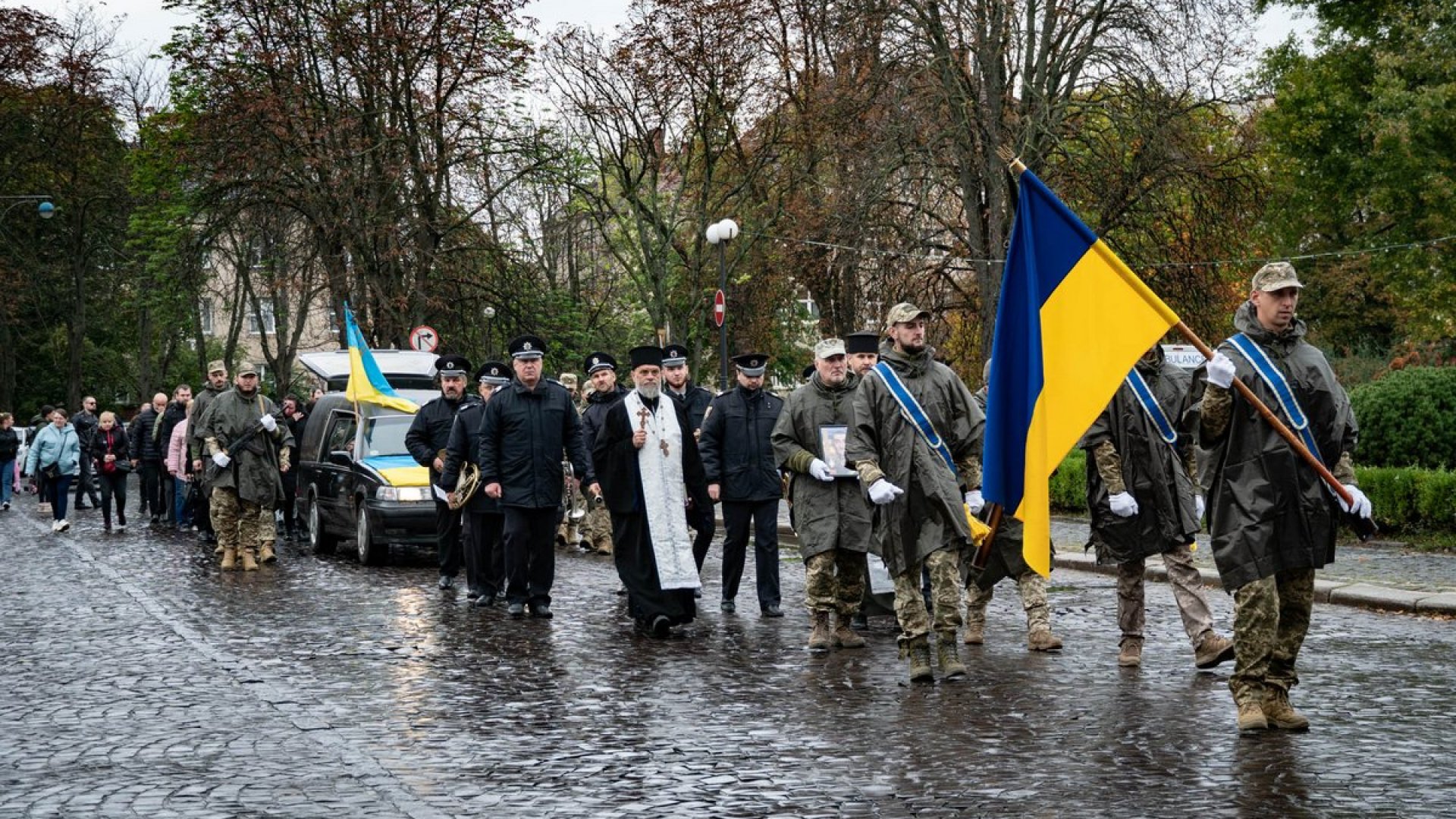 Залишилися дружина та дві доньки: в області поховали Героя