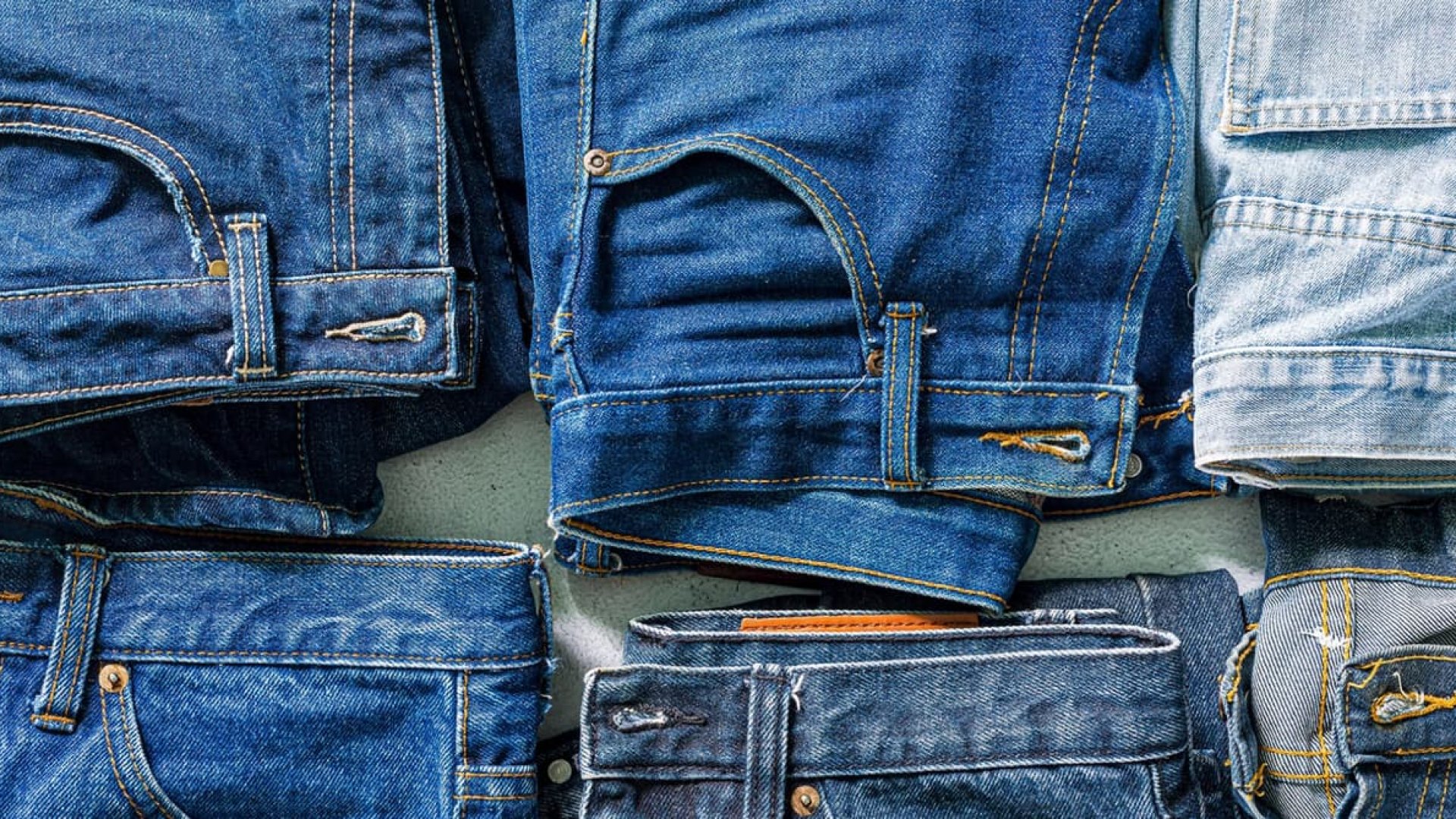 Які джинси носити жінкам після 50 років, аби виглядати гарно і стильно: три головні правила Які джинси носити жінкам після 50 років, аби виглядати гарно і стильно: три головні правила