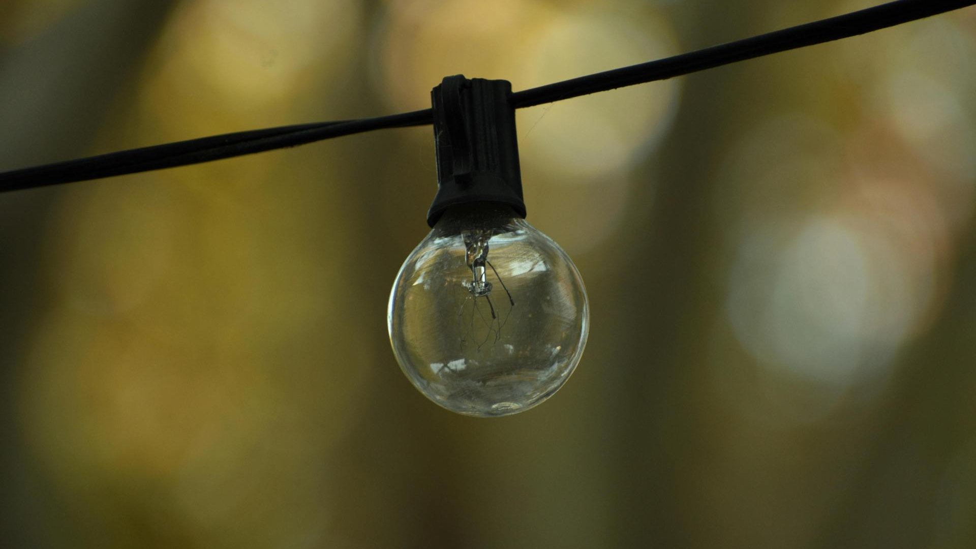 Світла не буде щонайменше 14 годин: графік відключення електроенергії на 11 лютого