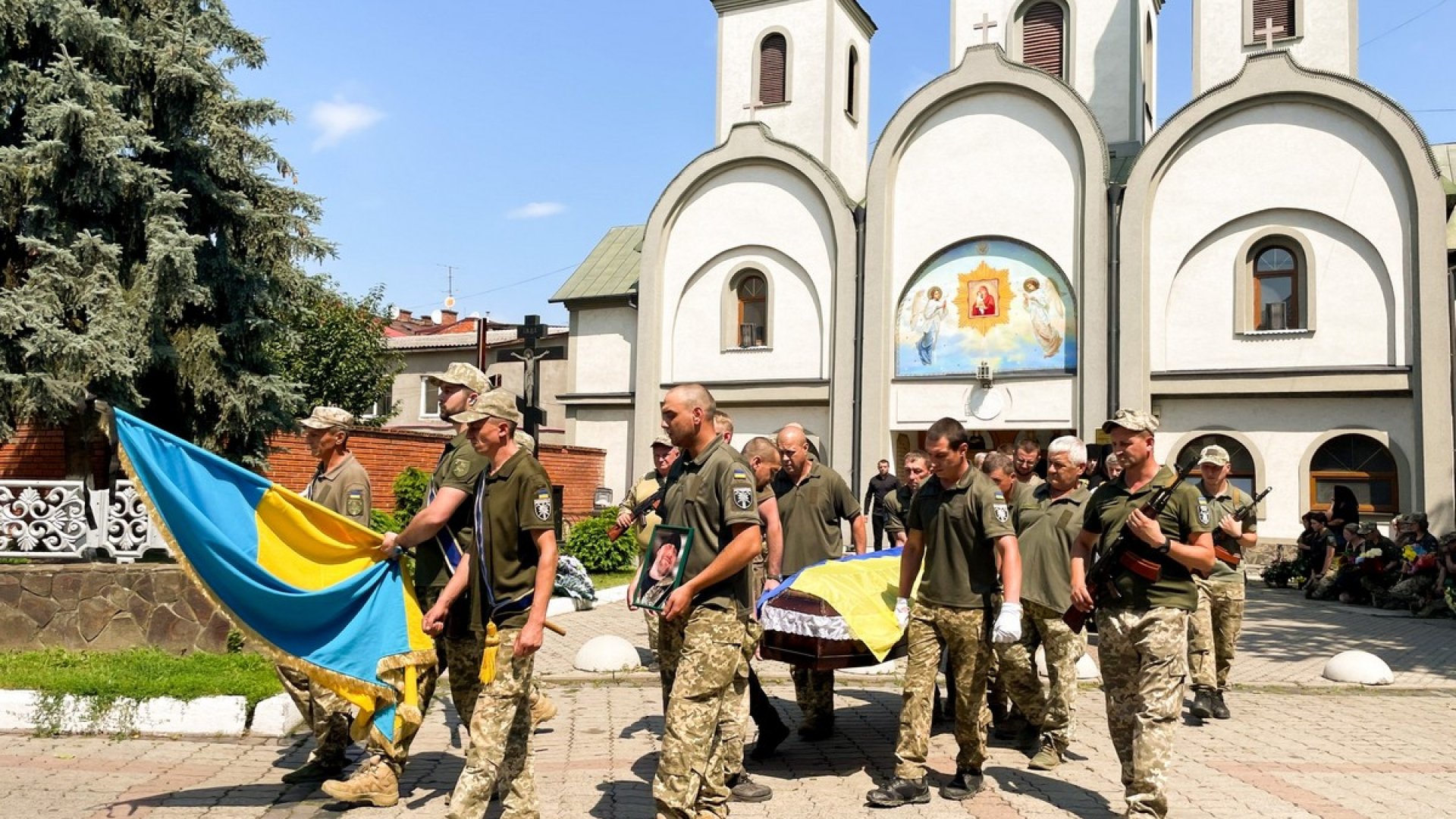 У Мукачеві поховали Героя, який віддав життя за Україну