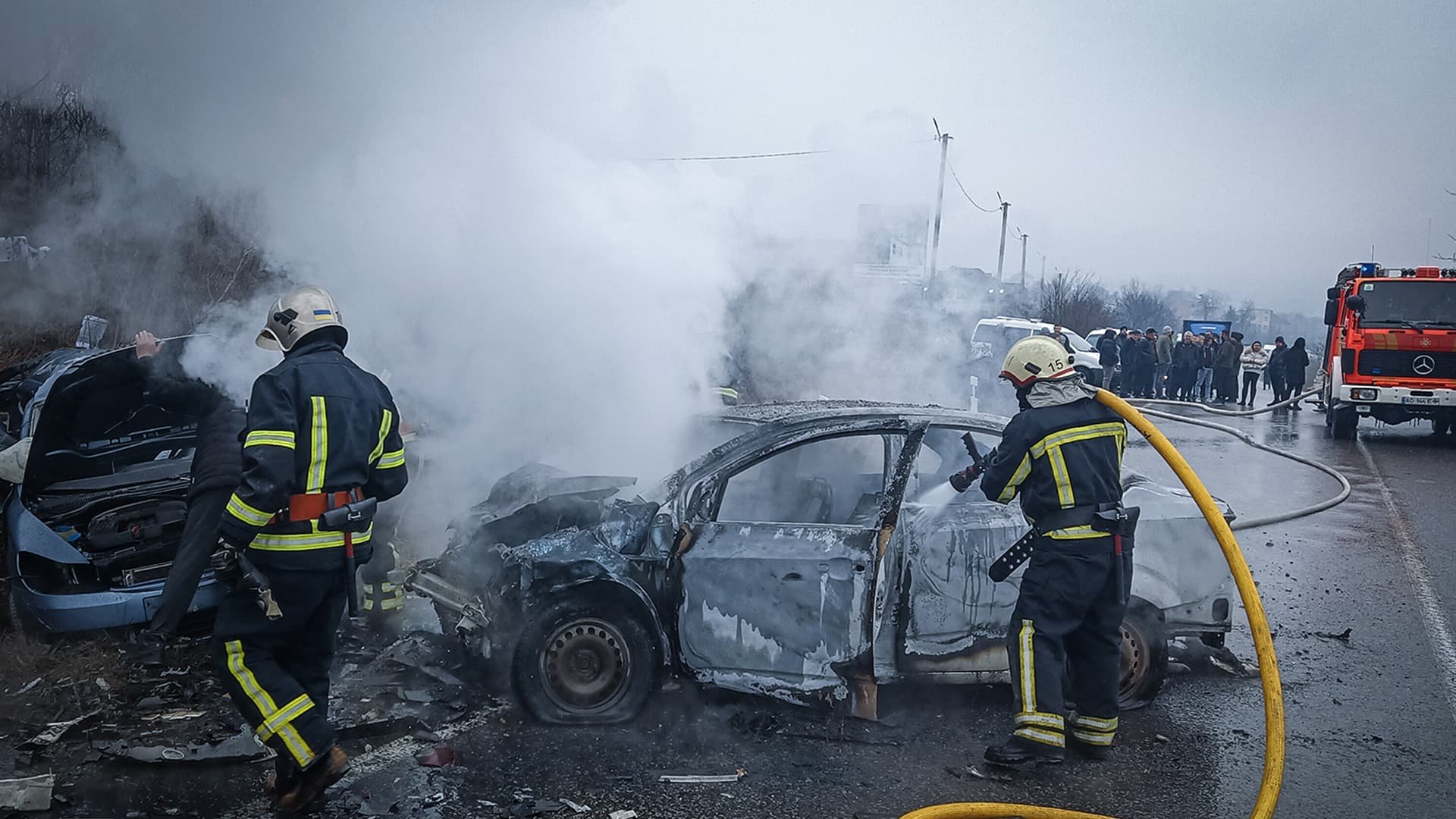 Постраждало двоє людей: рятувальники розповіли подробиці аварії