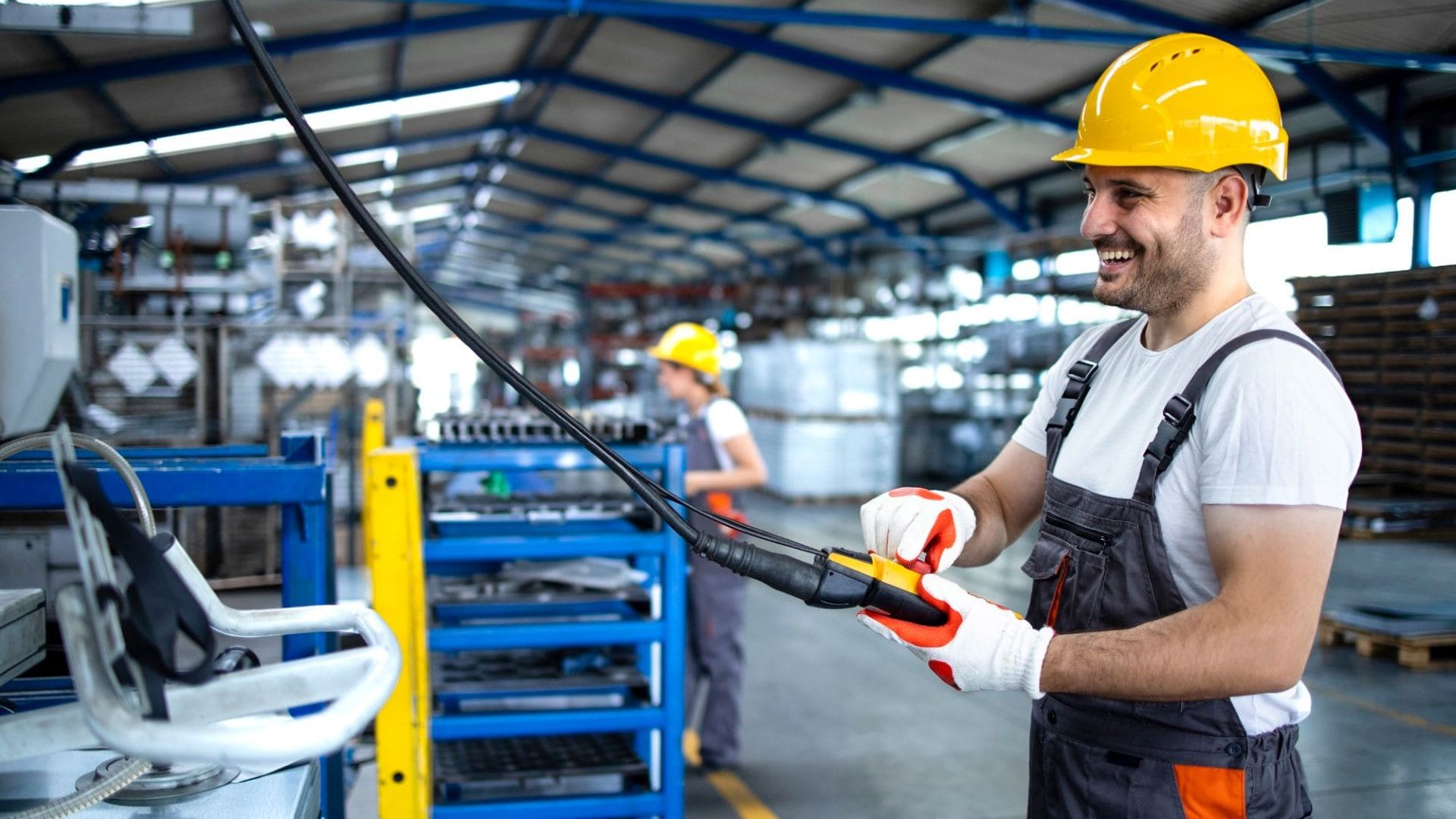 Понад 400 підприємств переїхали на Закарпаття: скільки робочих місць створили