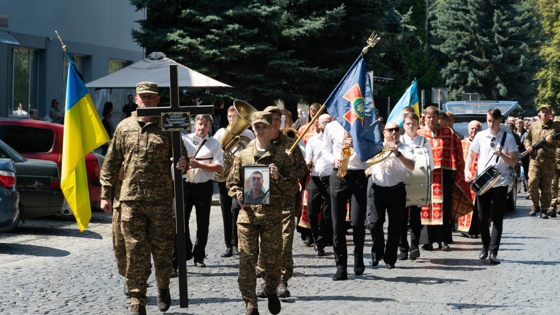 В Ужгороді поховали Героя, життя якого обірвалось на війні