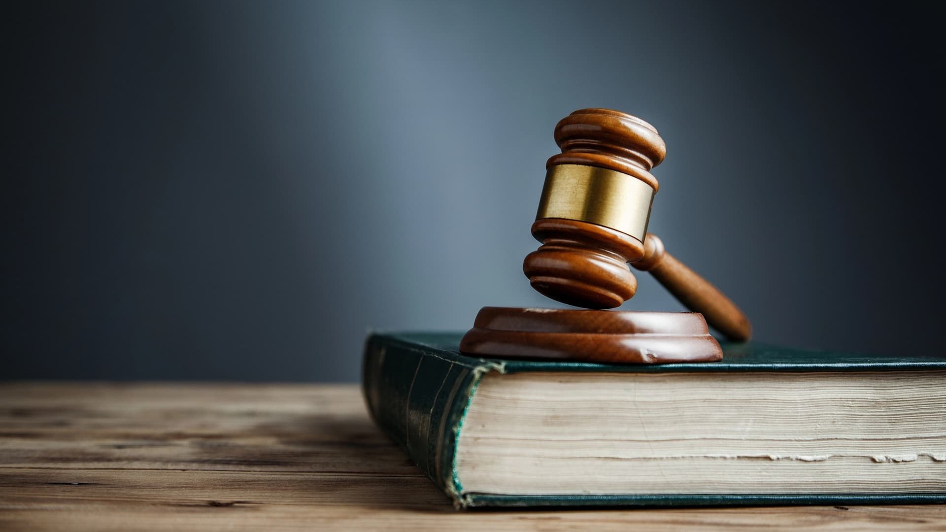 Судитимуть підприємця і посадовця Ужгородської міськради Судитимуть підприємця і посадовця Ужгородської міськради
