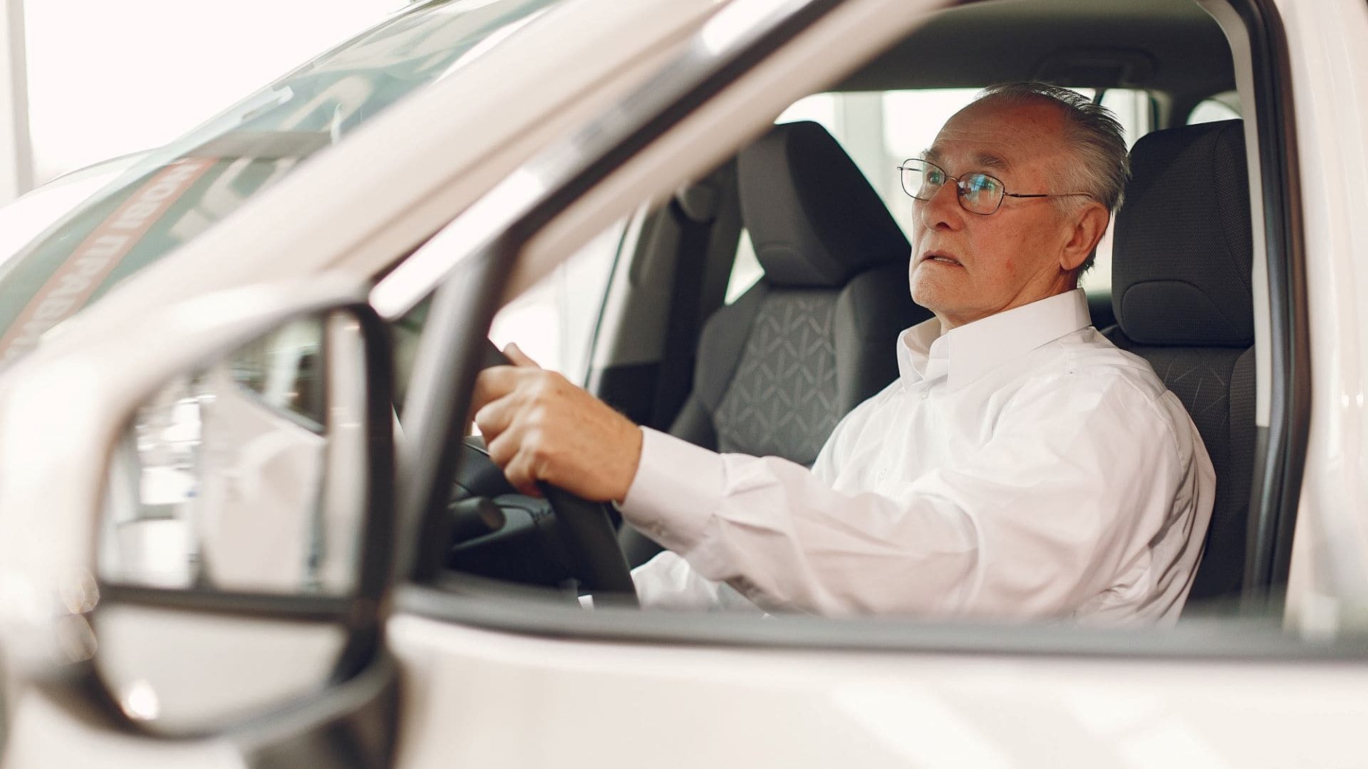 Водіям поважного віку готують нові обмеження в Україні