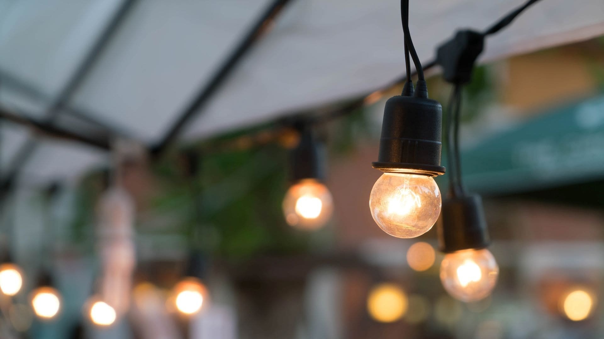 Графік відключень на 3 квітня: у яких чергах у п’ятницю не буде світла