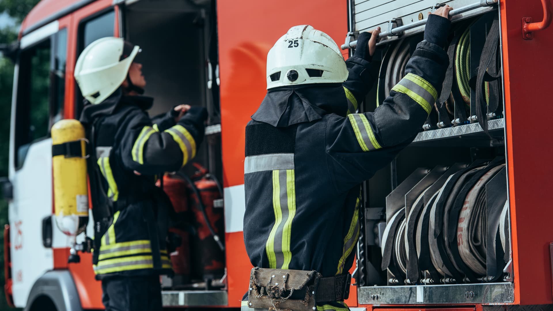Пожежа в Ужгороді: рятувальники евакуювали 5 людей