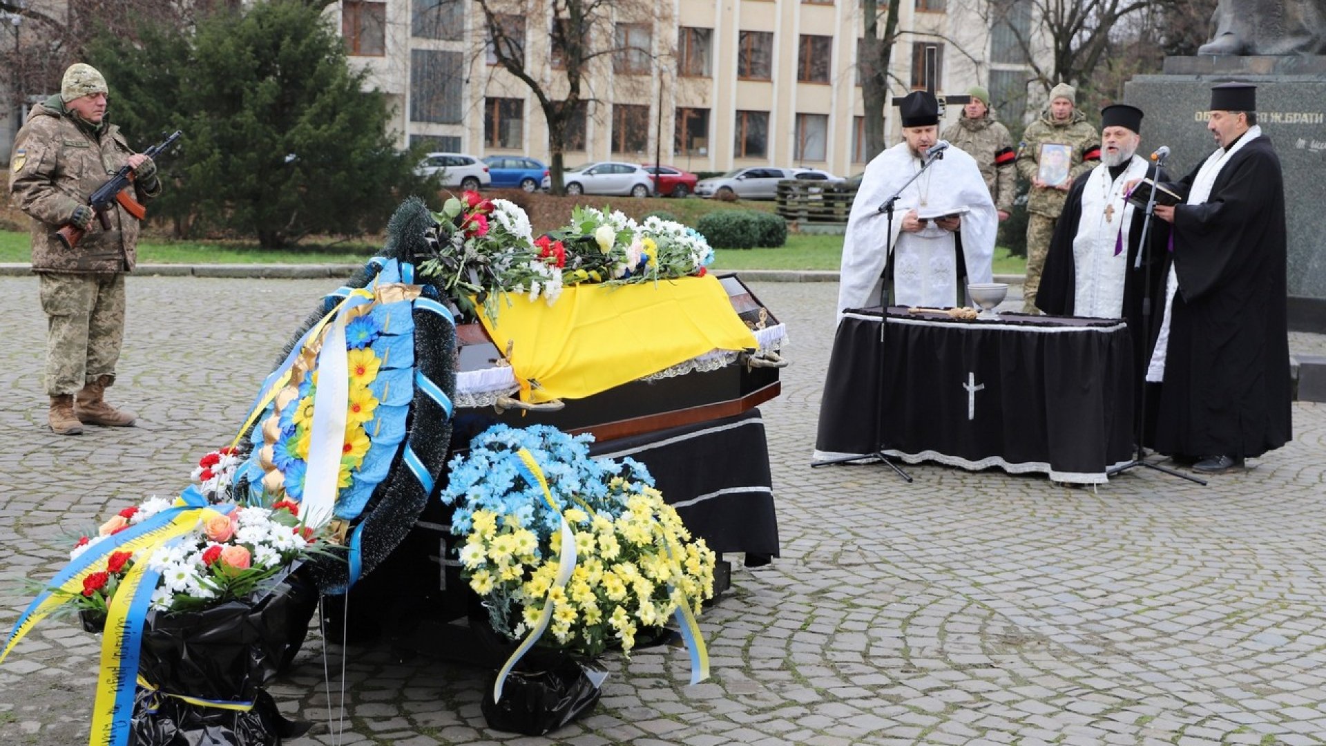 В Ужгороді поховали військового, який ще влітку загинув під Бахмутом