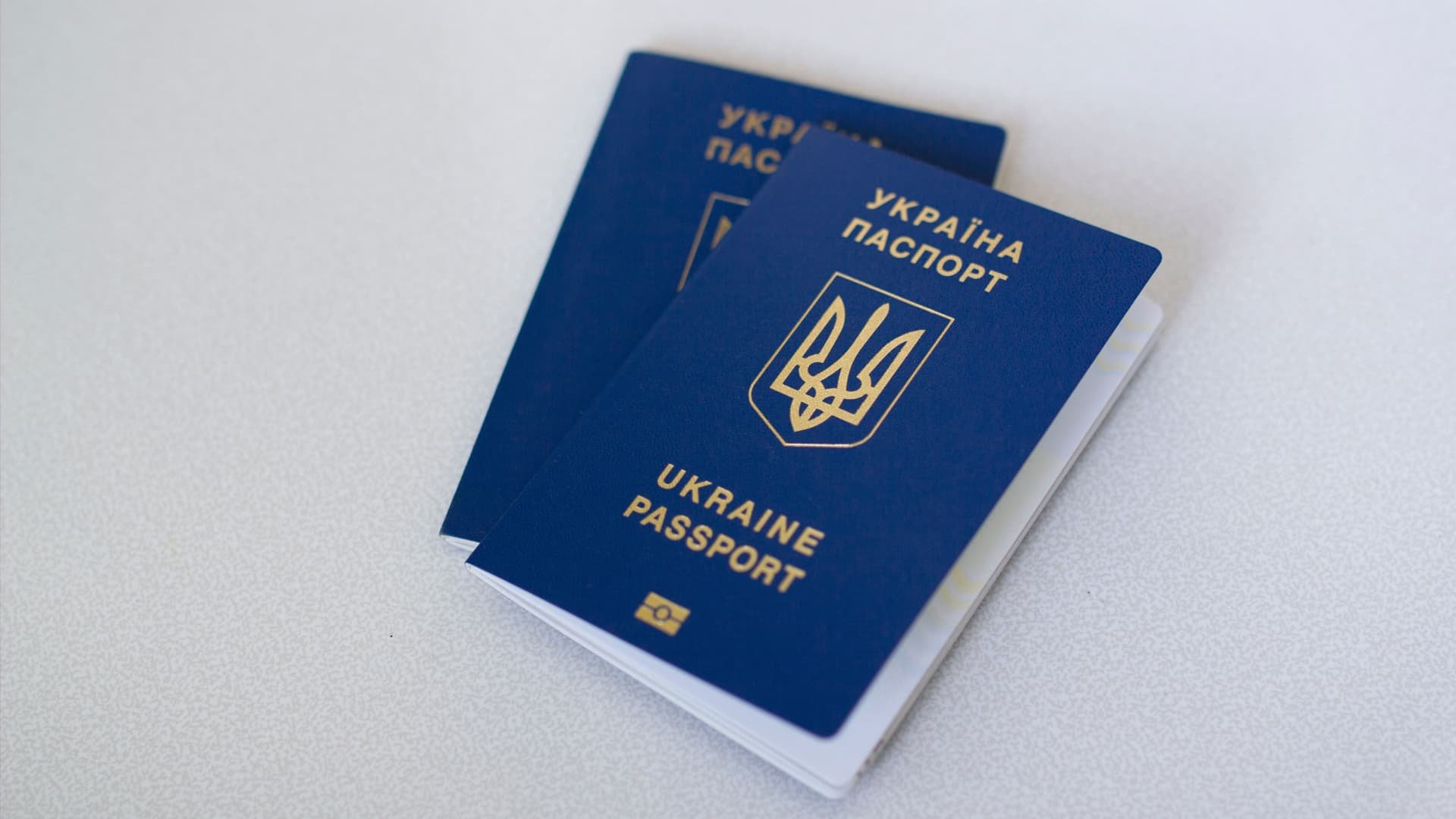 Українцям, які виїхали за кордон, повідомили новину про оформлення паспортів