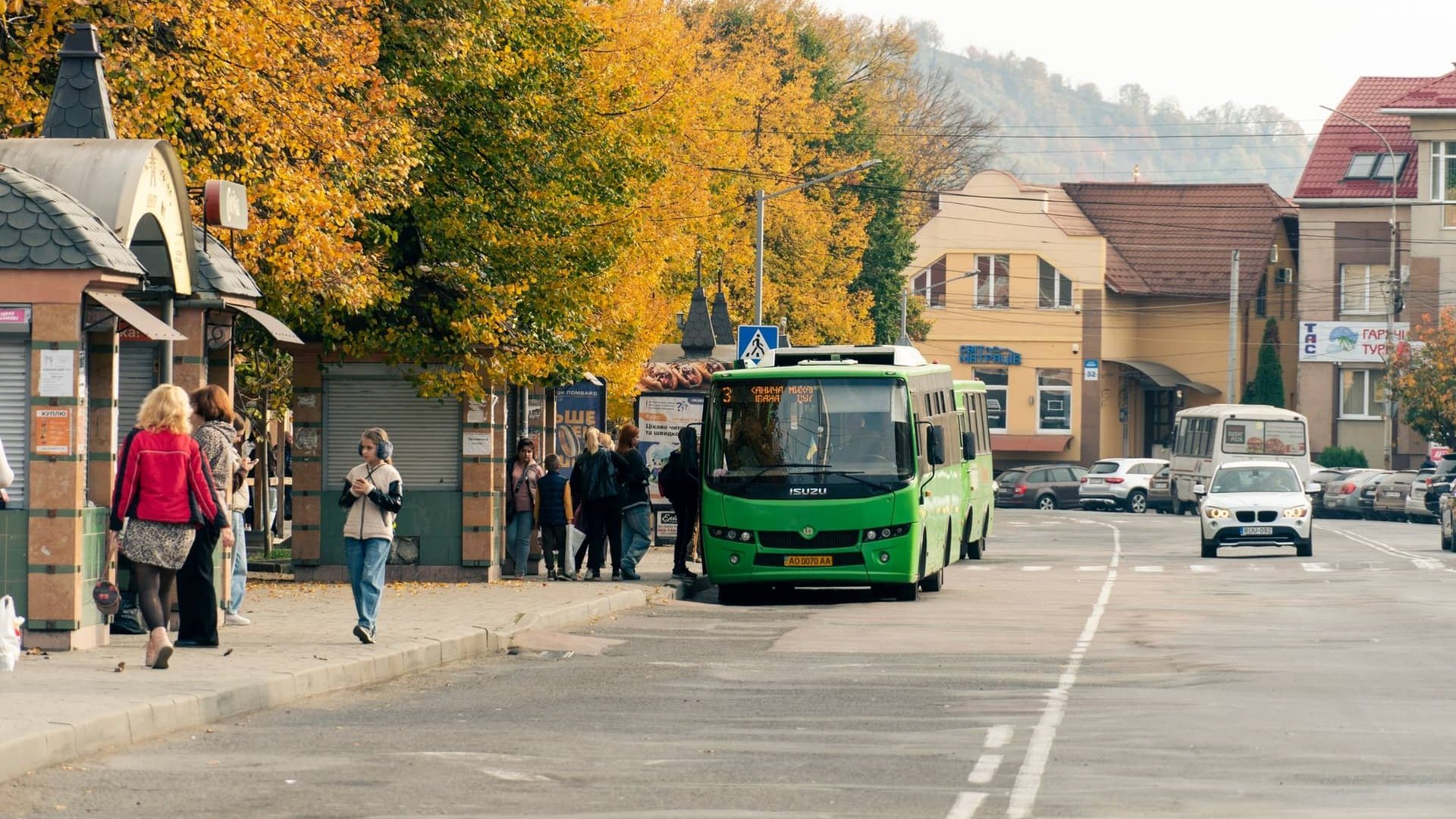 1 листопада у Мукачеві курсуватиме додатковий автобус: графік руху на весь день