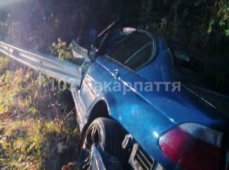 На Рахівщині в ДТП загинув молодий чоловік, тіло вирізали рятувальники