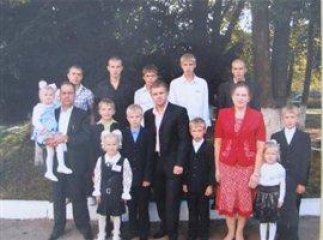 Ужгородська родина Скубеничів виховує 13 дітей