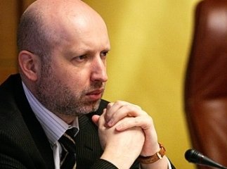 Турчинов: "Звертаюся до Путіна з вимогою негайно припинити провокації і відкликати війська з Криму"