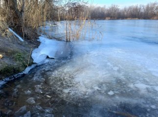 Патрульні поліцейські закликали закарпатців не виходити на тонку кригу