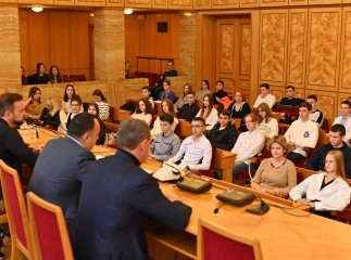 Обдарованих учнів Ужгорода відзначили обласними преміями
