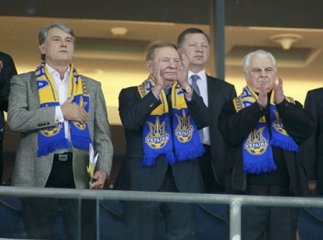 Кравчук, Кучма та Ющенко підтримали євромайдан, але закликали всіх утриматись від застосування сили