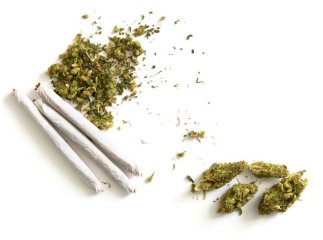 Відразу два любителі марихуани попалися сьогодні вночі ужгородським патрульним