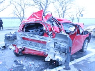 На машині, яка збила жінку біля Клячанова були сині номери, але відразу після ДТП їх зняли – очевидець (ФОТО)