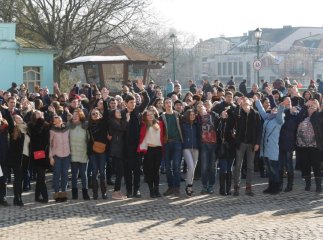 В Ужгороді зафіксували новий рекорд із наймасовіших обіймів в Україні