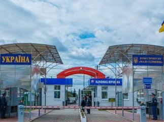 На КПП зі Словаччиною облаштовують додаткову смугу