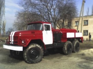 На Ужгородщині вогонь знищив автомобіль радянського виробництва