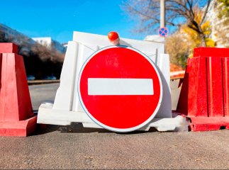 Водіям нагадали, що у Мукачеві відсьогодні перекрито частину вулиці Духновича
