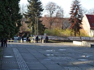 Територію навколо Ужгородської міськради очепили правоохоронці та рятувальники