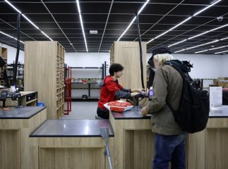 Як «Нова пошта» працюватиме на Великдень: з’явився графік