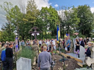 В Ясінянській громаді попрощались із воїном В Ясінянській громаді попрощались із воїном