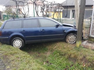 На Ужгородщині нетверезий водій «Volkswagen Pаssаt» злетів у кювет і вдарився в електричний стовп