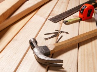 Працівник "Укрпошти" у процесі ремонту службового приміщення "відмив" фантастичну суму грошей