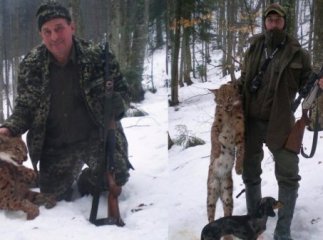 Поліція відкрила кримінальну справу на лісничого, чиє фото з вбитими тваринами знайшли в соцмережі