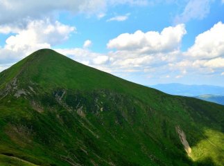 Сьогодні знайшли мешканця Київщини на Прикарпатті з травмованими ногами