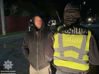 В Ужгороді нетверезий керманич мав при собі наркотики