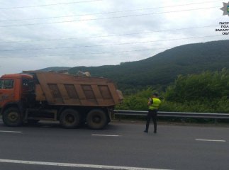 На трасі Київ-Чоп водій сперечався з патрульними