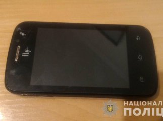 Молоду жінку пограбував чоловік, у якого вона ночувала