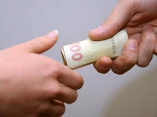 Ужгородська поліція проводить перевірку за фактом імовірної спроби підкупу виборців