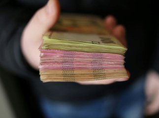 На тисячі менше: зарплати жінок в Україні суттєво відстають від чоловічих