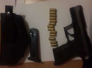Чоловік прийшов у шинок з пістолетом