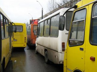 Побачене в маршрутці викликало хвилю обурення
