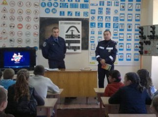 Берегівські "даішники" вчили школярів правилам безпеки дорожнього руху