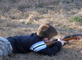 Двоє школярів вистрелили третьому в голову із пневматичної гвинтівки