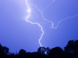 Переважно у гірській частині Закарпаття очікують грози та значний дощ