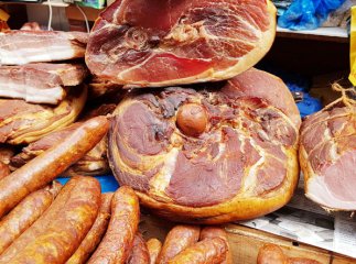 Шовдарь на Закарпатті продають в середньому по 200 гривень за кілограм. Перед Великоднем буде дорожче