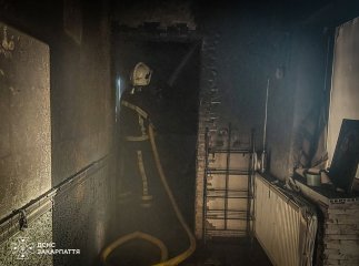 «Надзвичайники» рятували житловий будинок на Хустщині