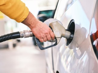 В Україні тимчасово дозволено обіг пального нижчої якості: про що мова