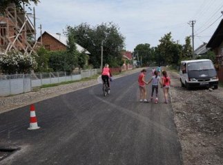 У Тересві з’явилась свіжоасфальтована дорога